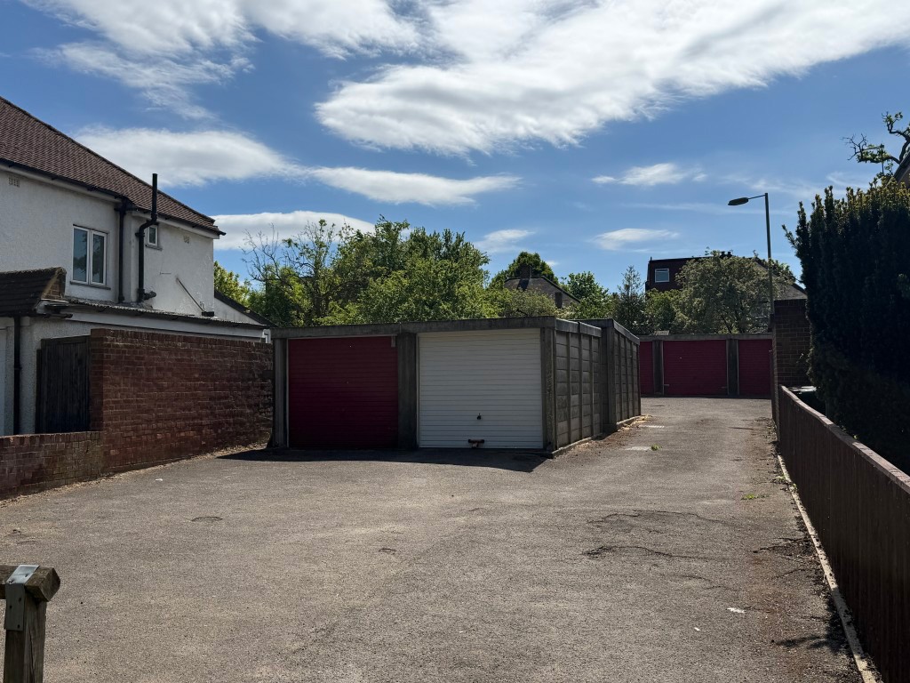 Lot: 9 - A COMPOUND OF TEN GARAGES WITH POTENTIAL - Front two garages out of ten garages